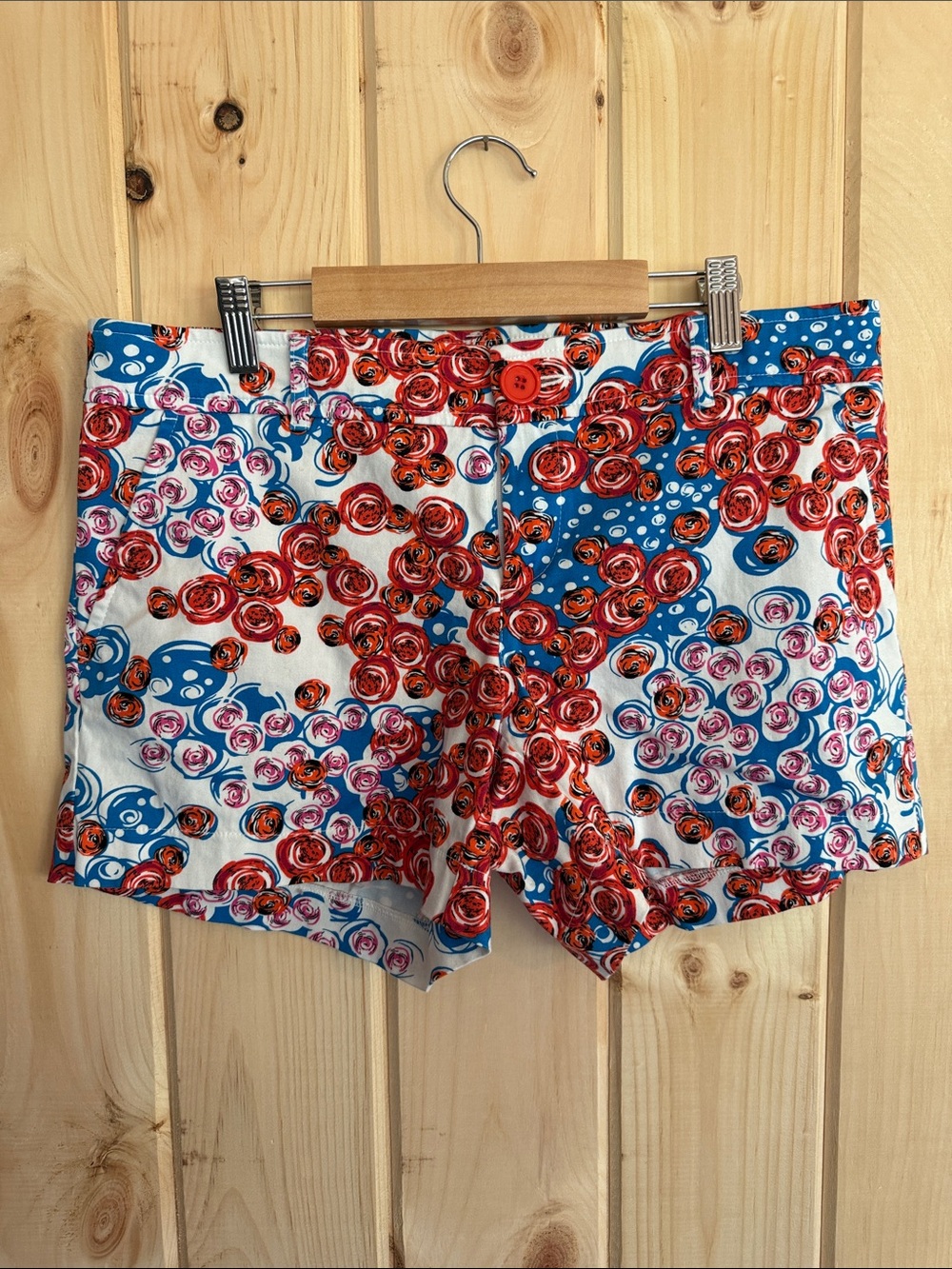 Tracy Negoshian Red & Blue Rose Floral Print Shorts - Size 8 - Preppy Resort